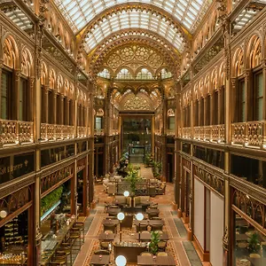 Párisi Udvar Budapest, Part Of Hyatt Budapeste