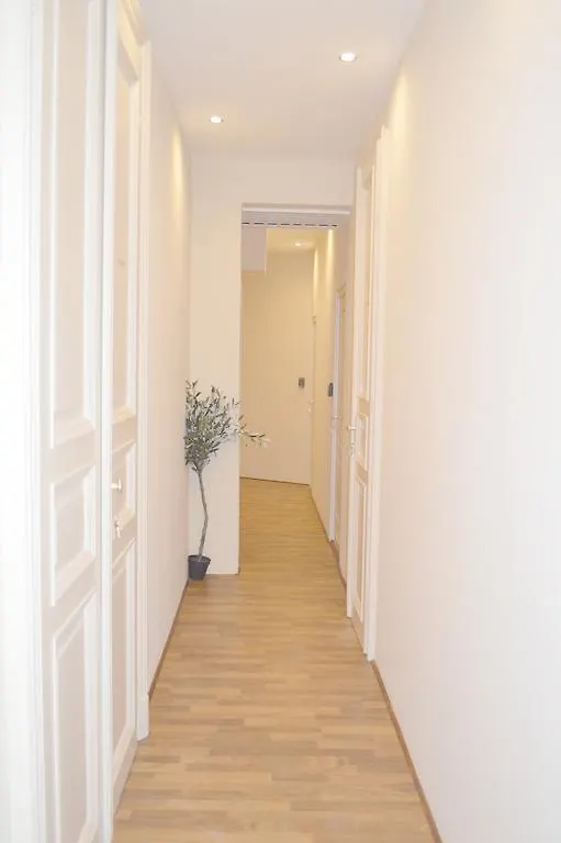 Synagogue View Guest House